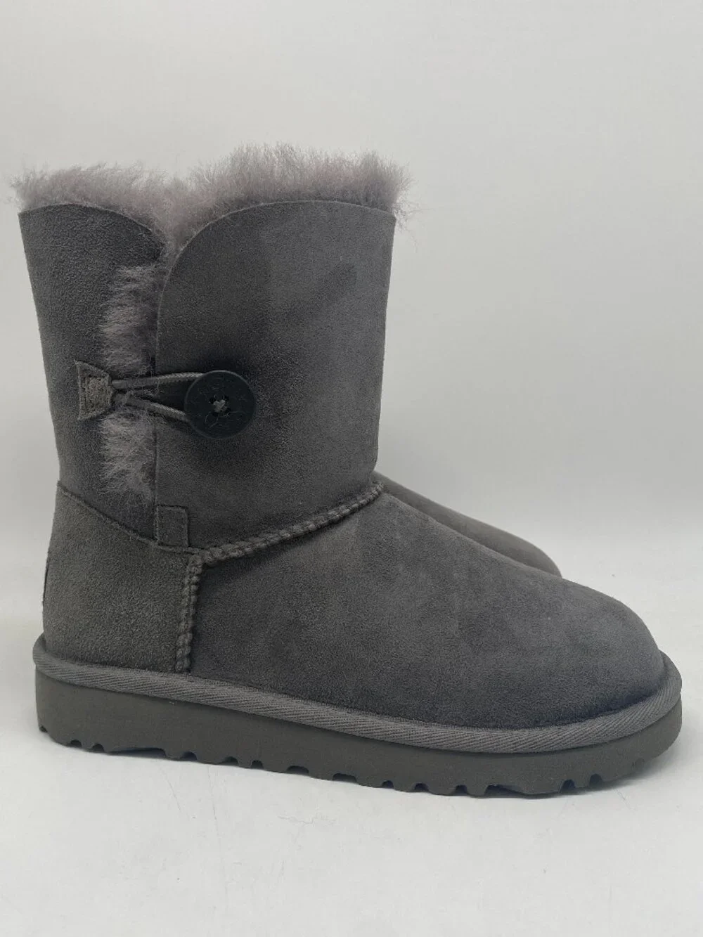 UGG KIDS BAILEY BUTTON GREY US KIDS SIZE 1